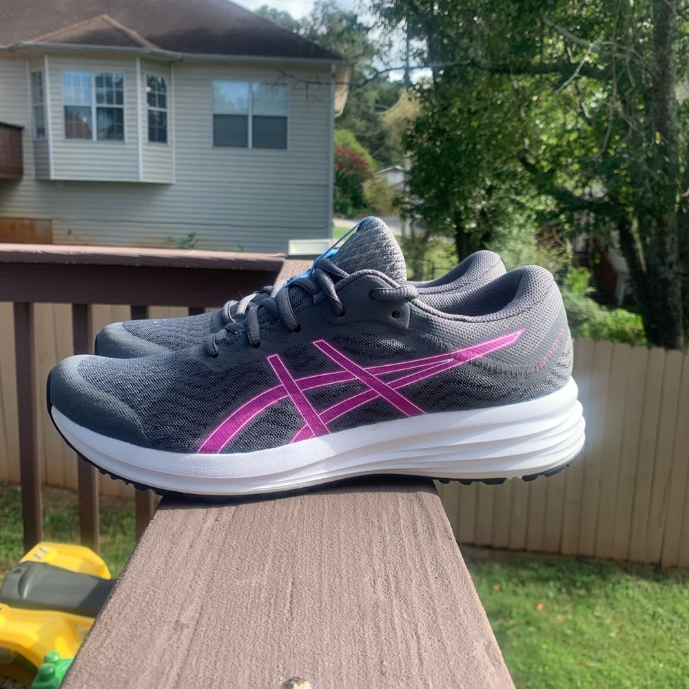 Immaculate Condition: Asics Women's Patriot 12 Running Shoes Sneakers Gray/Grape